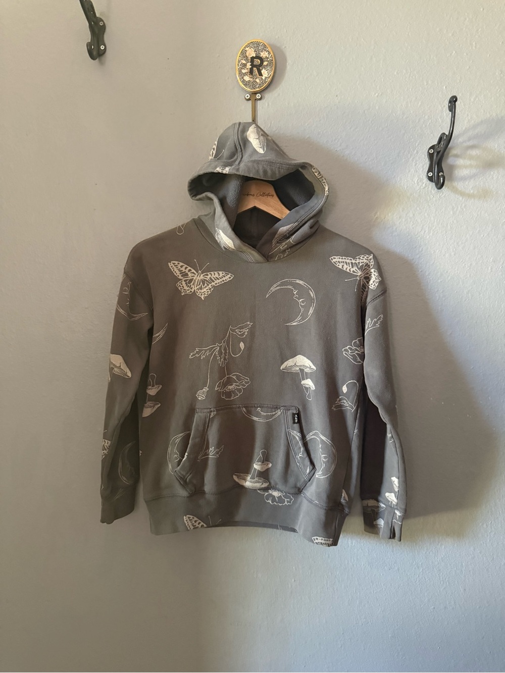 abercrombie kids gray hoodie with nature print